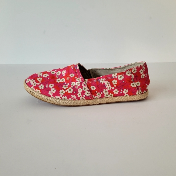 Brand New 8.5 US Lord & Taylor slip on shoes - Picture 2 of 6